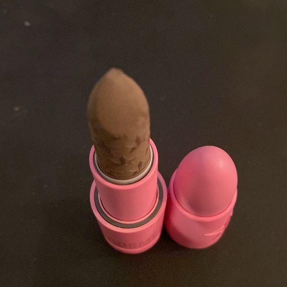 NWOB Jeffree Star Cosmetics Velvet Trap Lipstick - Picture 3 of 4